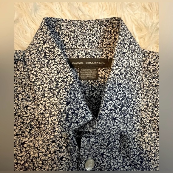 French Connection Long Sleeve Button Down
Collared Shirt. Size M - Picture 2 of 5